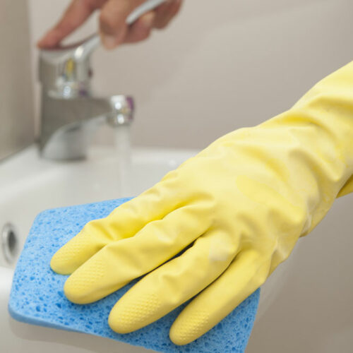 10 bathroom cleaning mistakes and tips to fix them