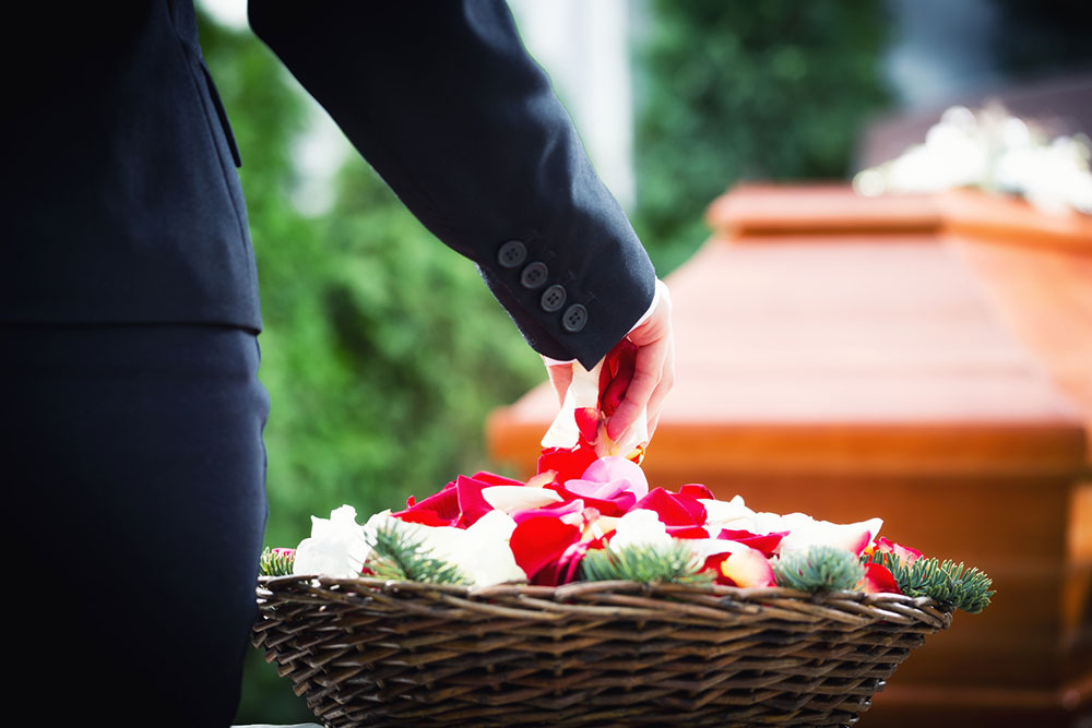 8 things to avoid doing at a funeral