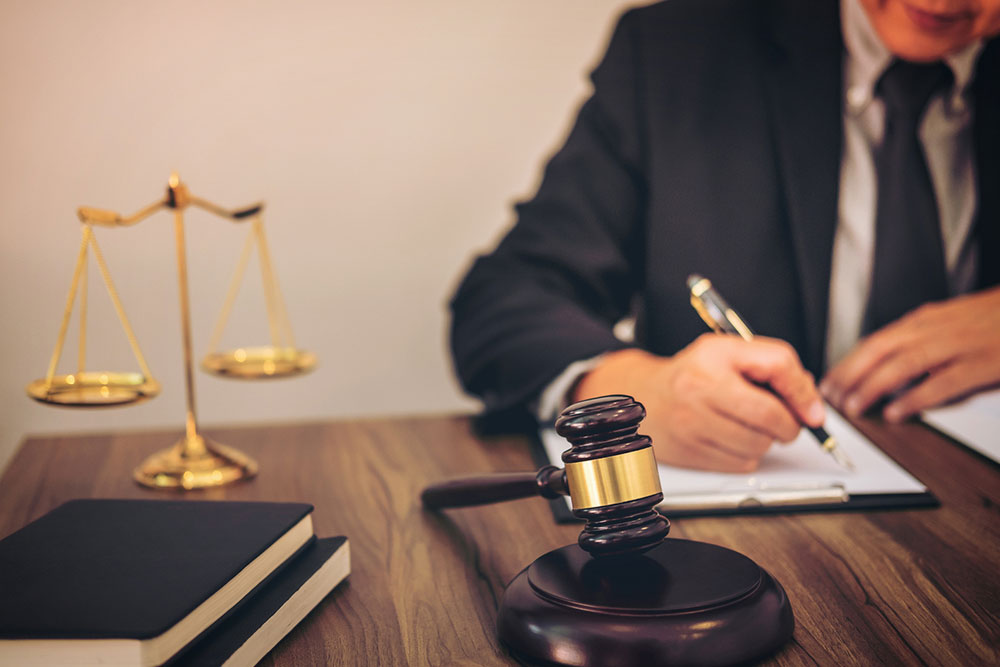 Top 8 mistakes people make when hiring an attorney